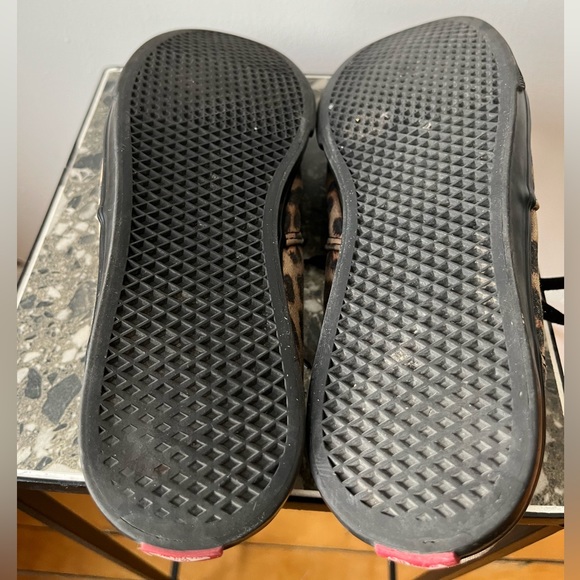 VANS - Picture 6 of 11